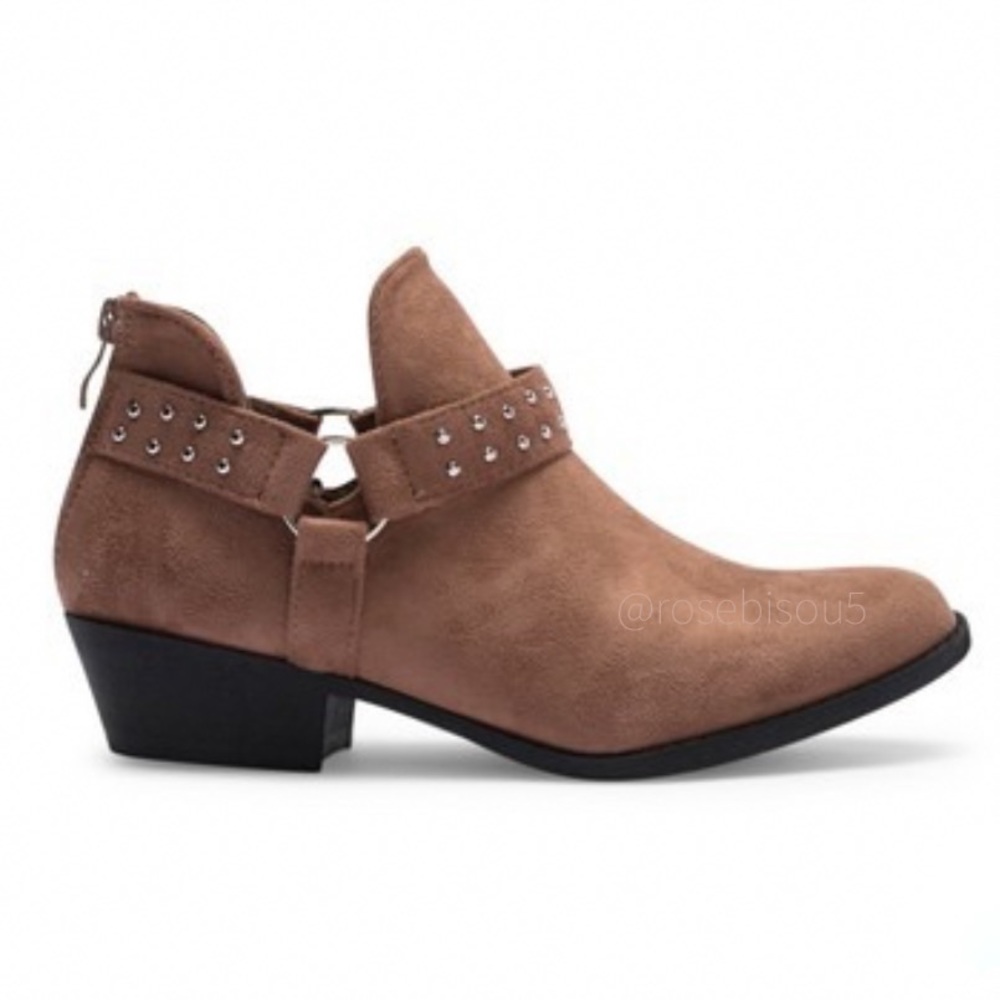 ๐{TOP MODA} Taupe Studded Detail Suede Booties - Picture 1 of 7